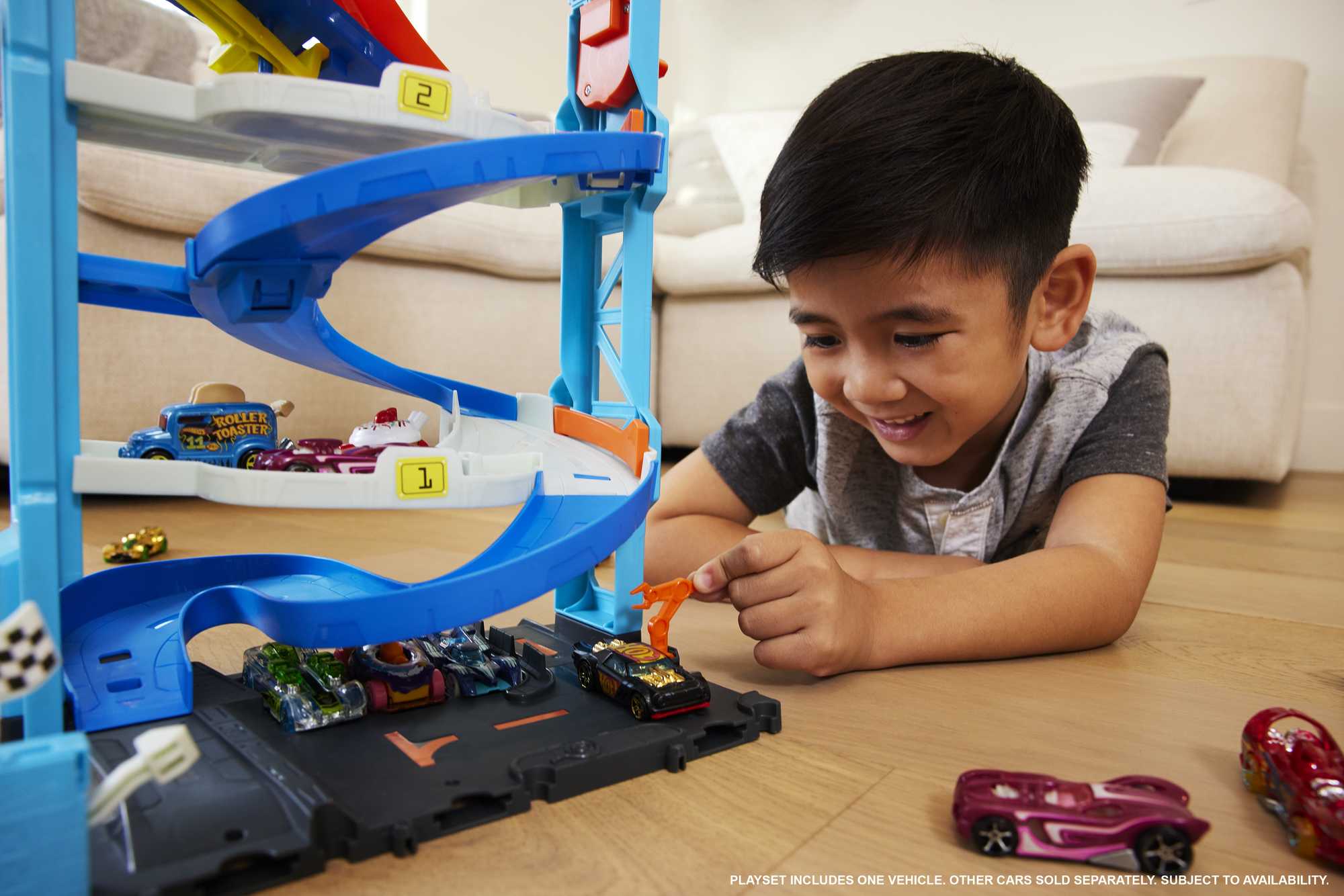 Hot Wheels City Transforming Race Tower Playset, Track Set With 1 Toy Car - Image 2