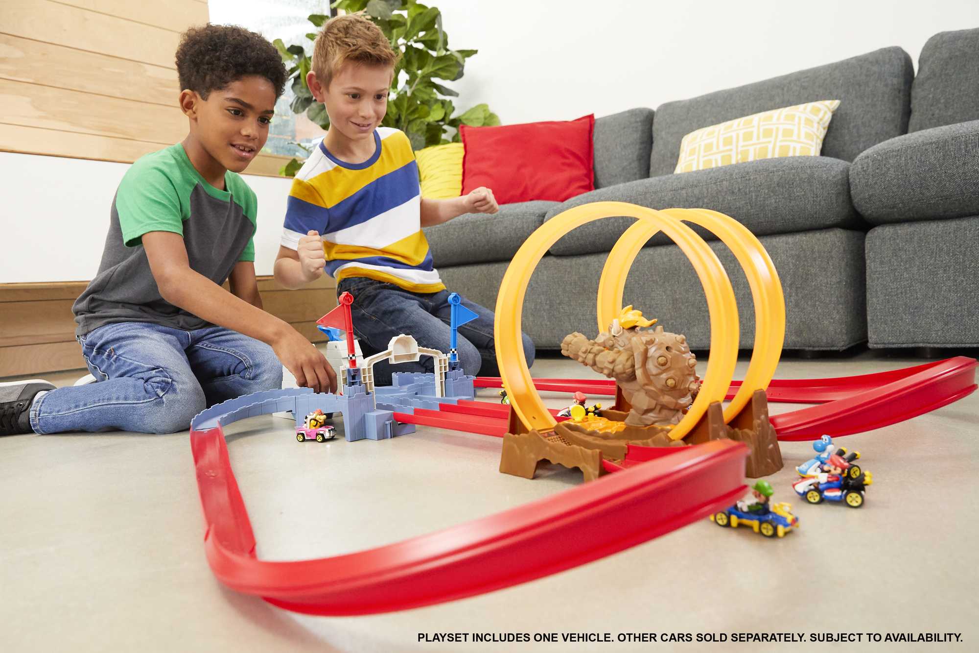 Hot Wheels Mario Kart Bowser's Castle Chaos Play Set - Image 2