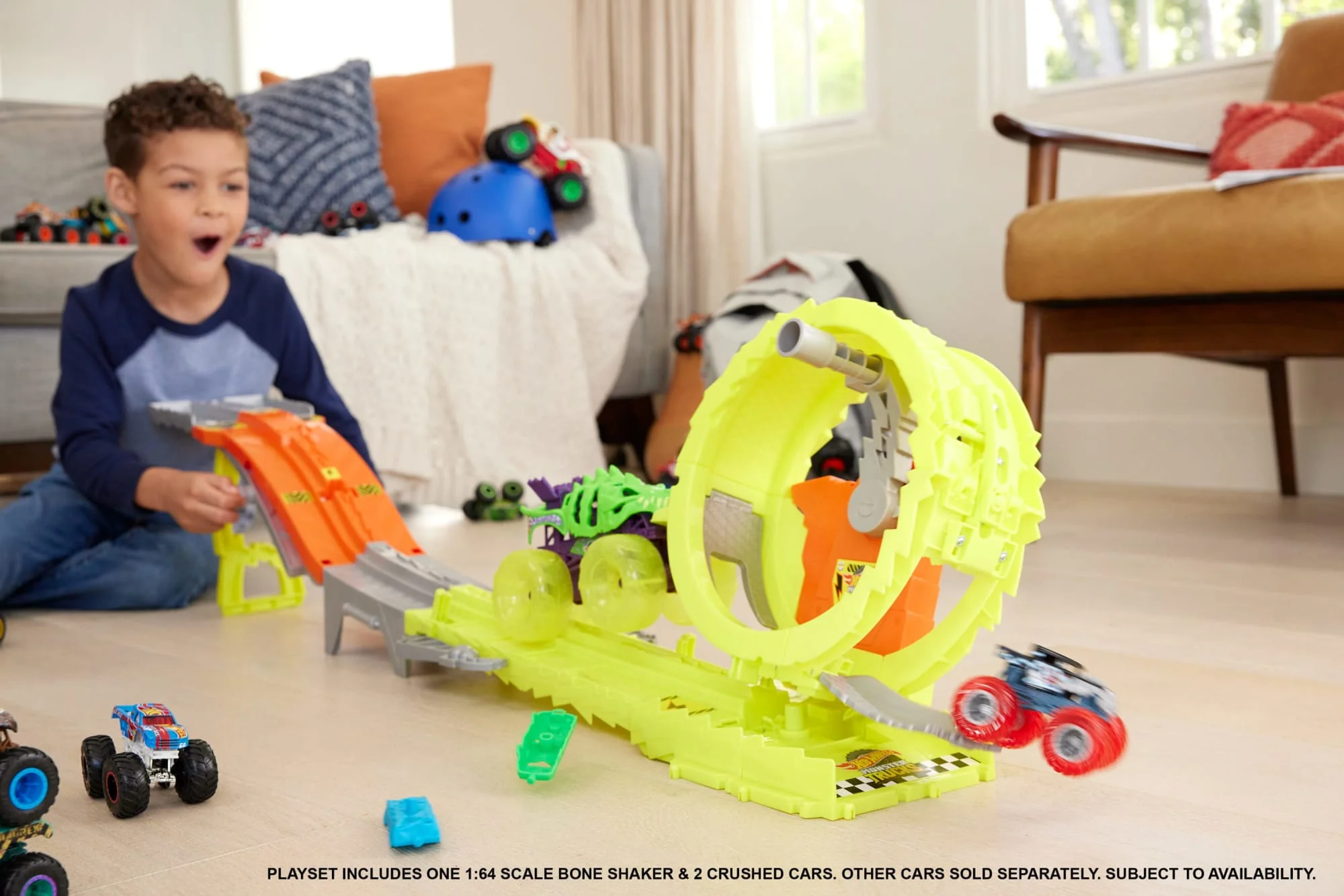 Hot Wheels Monster Trucks Power Smashers Charge & Chase Challenge Track Set With Oversized Skelesaurus, 1:64 Scale Bone Shaker & 2 Crushed Cars - Image 2