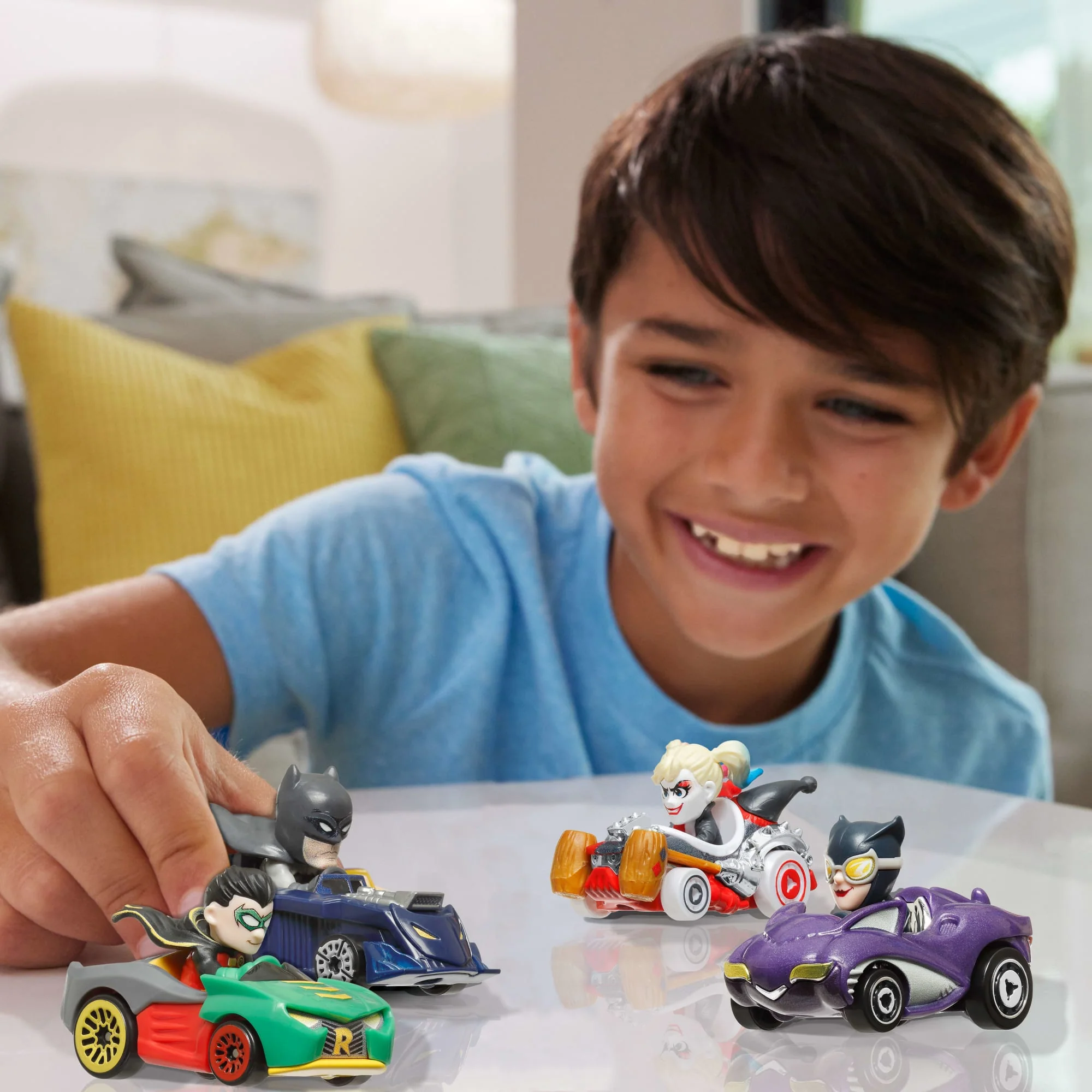 Hot Wheels Racerverse, Set Of 4 Die-Cast Hot Wheels Cars With Pop Culture Characters As Drivers - Image 2