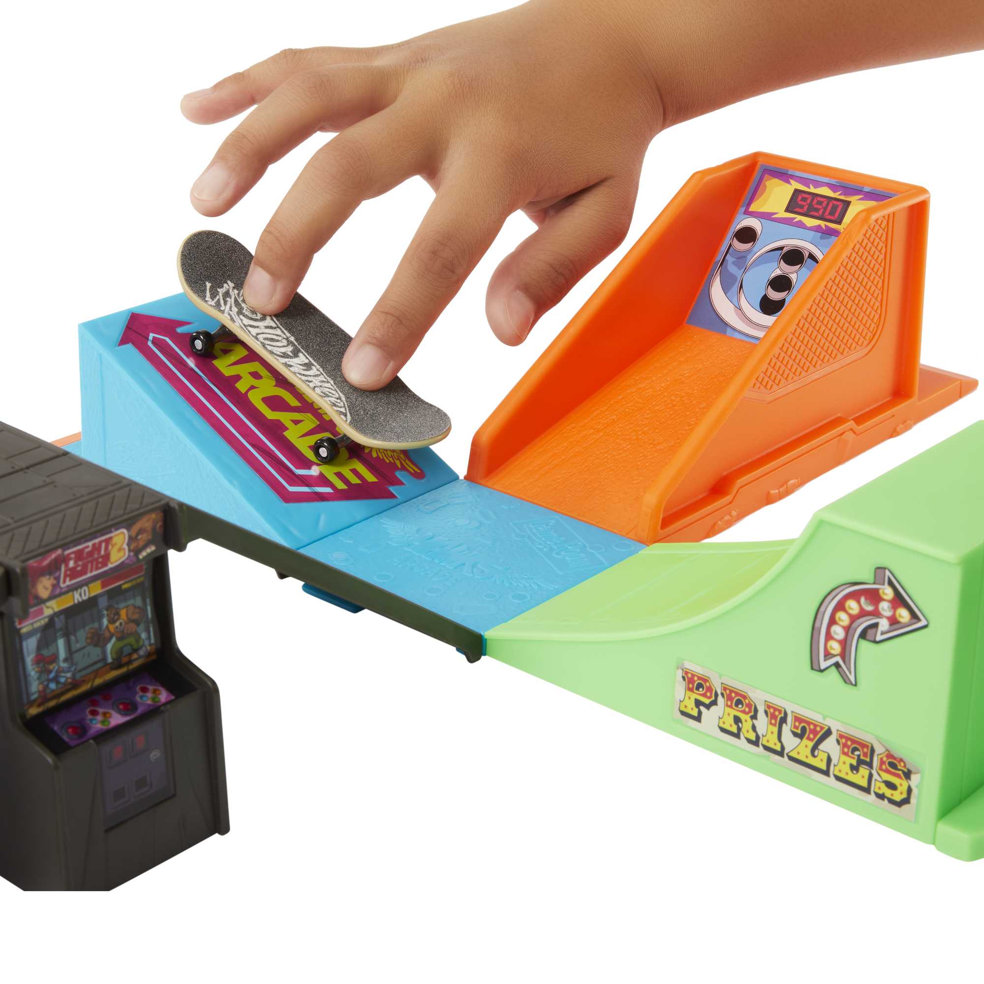 Hot Wheels Skate Arcade Skatepark With Tony Hawk Fingerboard & 1 Pair Of Shoes - Image 5