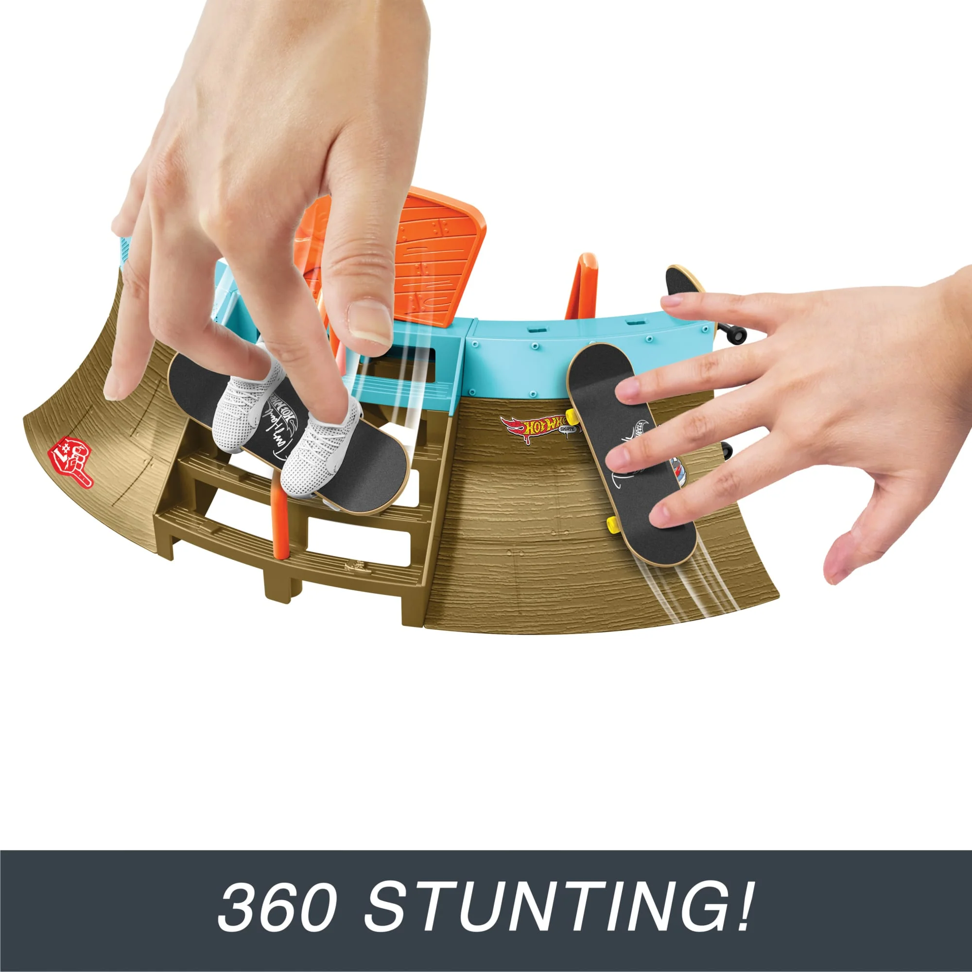 Hot Wheels Skate Stadium Set With Exclusive Fingerboard And Skate Shoes - Image 2