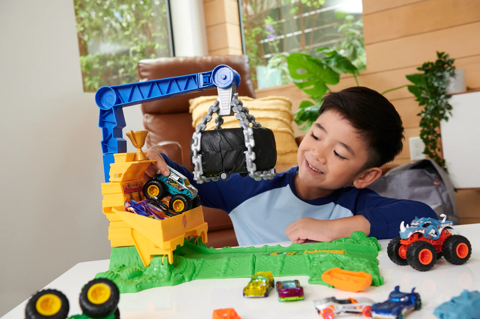 Hw  Monster Trucks  Coffret de Jeu  Défi à Plein Gaz Rhinomite - Image 2