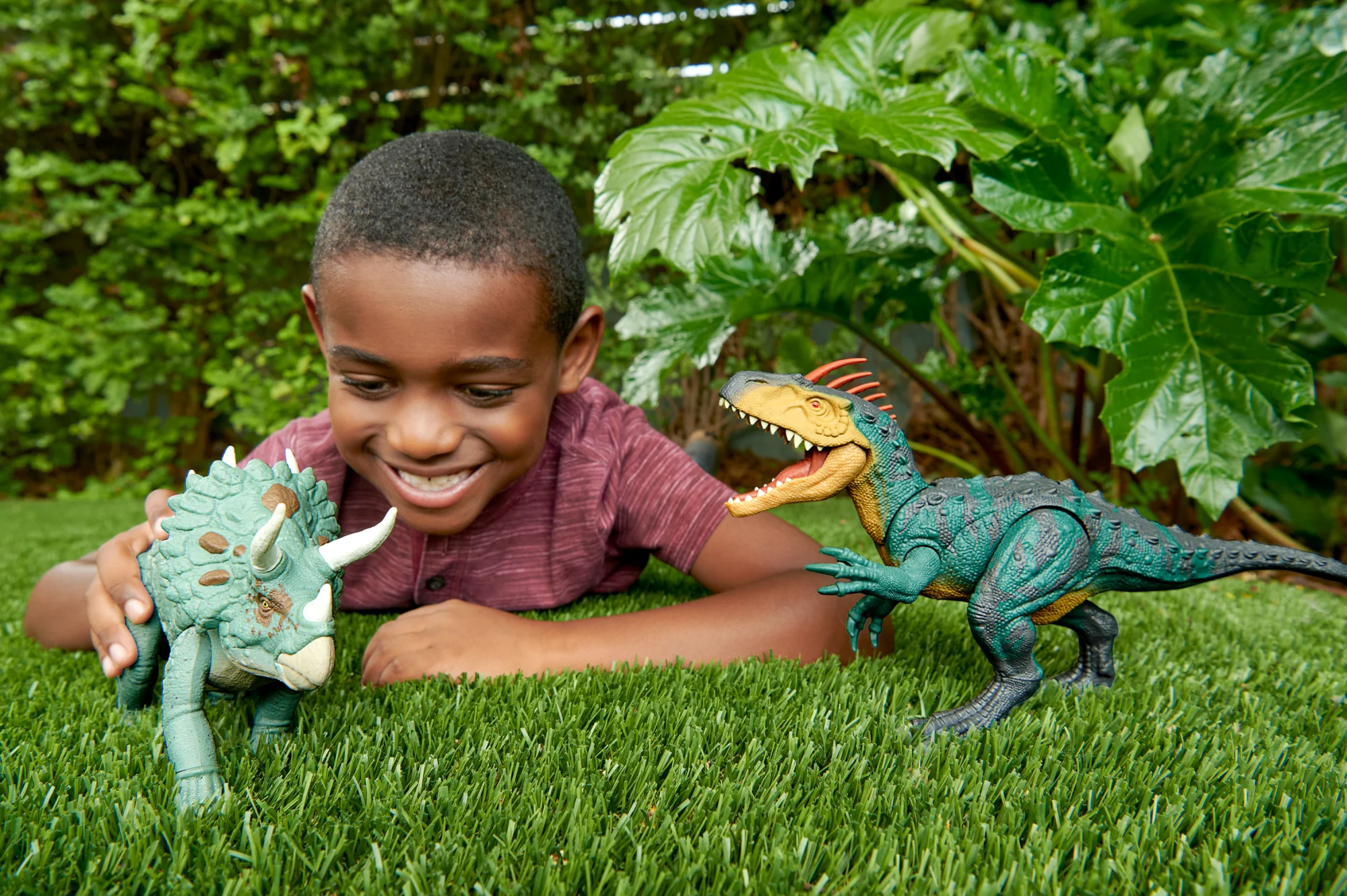 Jurassic World Gigantic Trackers Triceratops Dinosaur Action Figure Toy, Large Species - Image 2