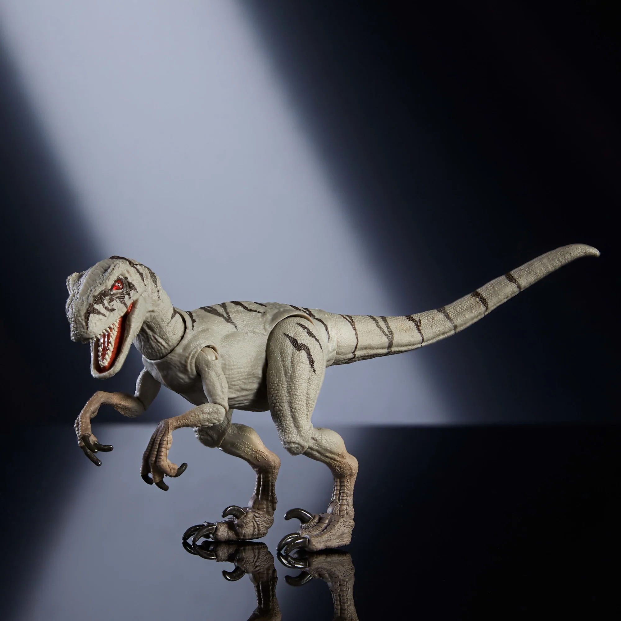 Jurassic World Hammond Collection Figura de Acción Atrociraptor Ghost - Image 4