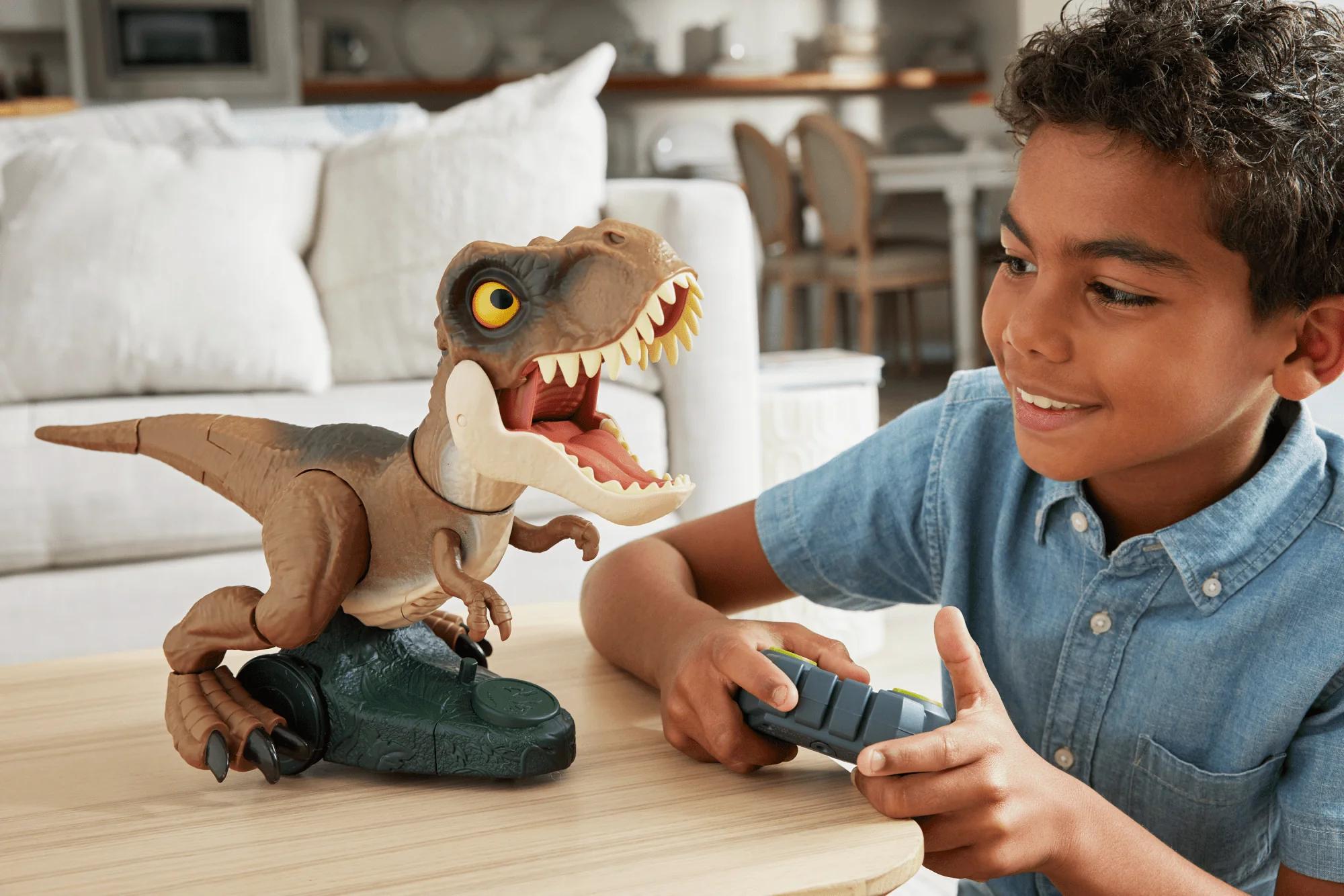 Jurassic World Roarin’ Frenzy T Rex RC Toy, Motorized Remote Control Tyrannosaurus Rex Dinosaur - Image 2