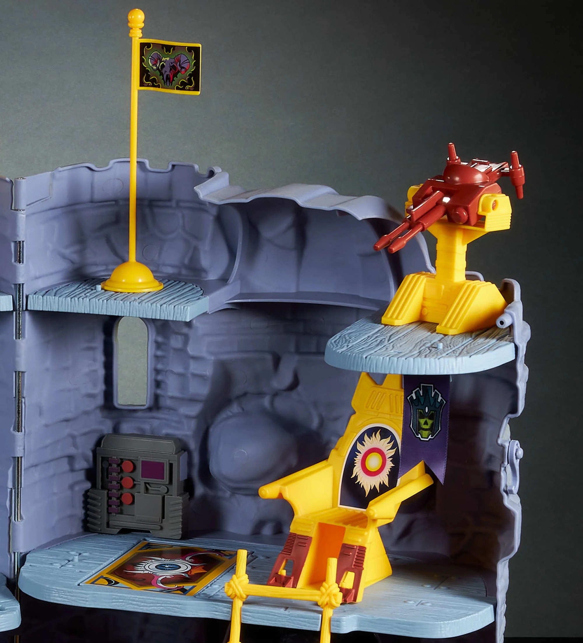 Masters Of The Universe Vintage Castle Grayskull Playset With Display Mat & 1 Figure & Accessories - Image 5