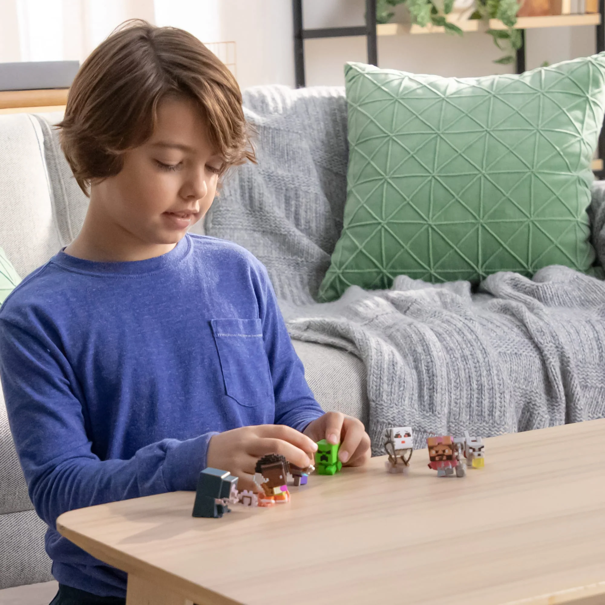 Minecraft Mini Mode Overworld Battle Pack With 7 Mini Action Figures inspired By The Movie - Image 2