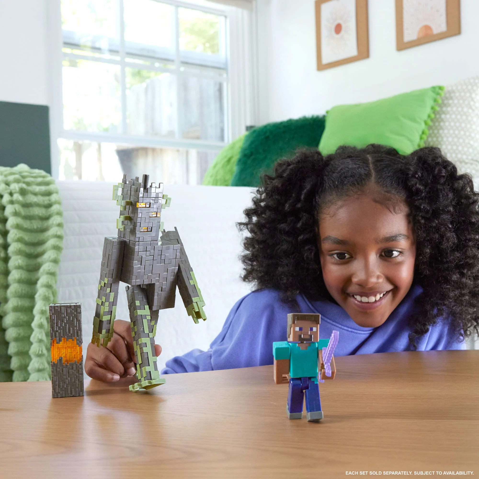 Minecraft The Creaking Action Figure With interactive Lights, Sounds & Accessory, 8-inch Collectible - Image 2
