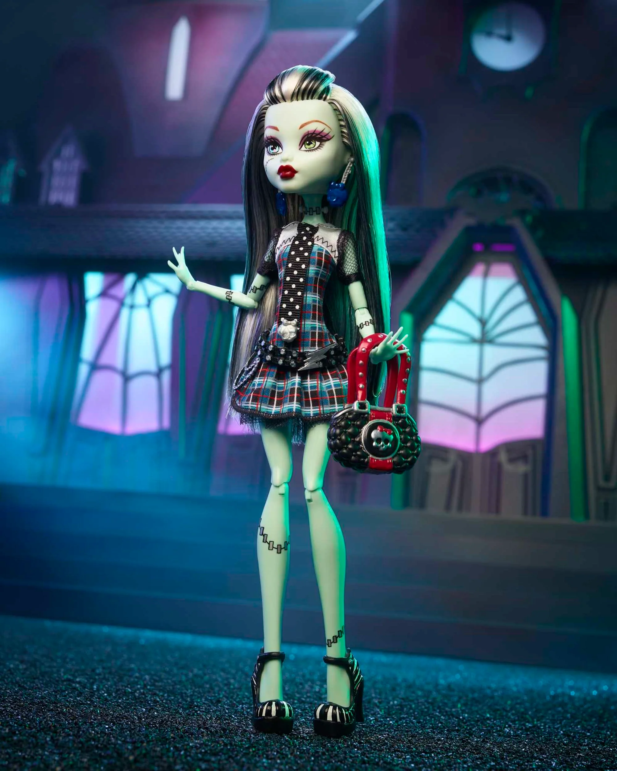 Monster High Frankie Stein Reproduction Doll With Doll Stand & Accessories - Image 2