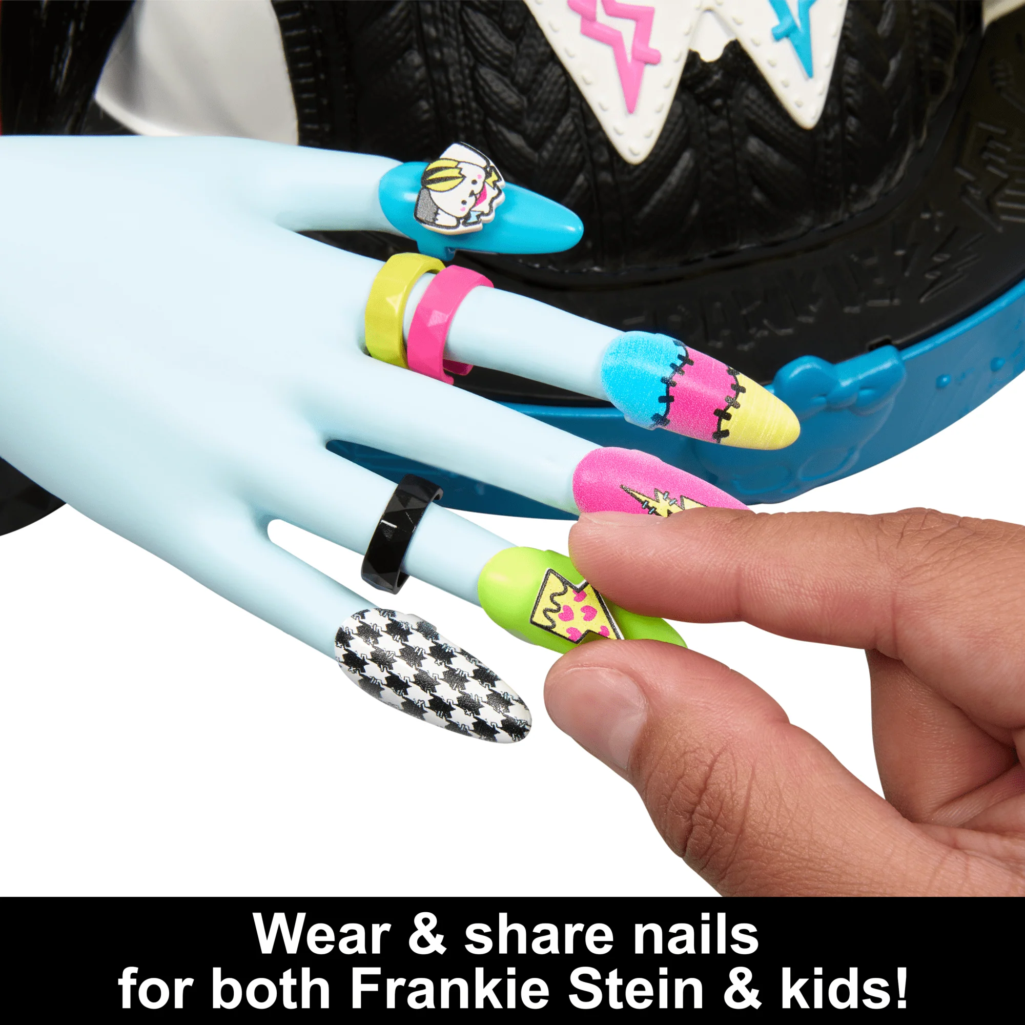 Monster High Frankie Stein Styling Head With 65+ Nail, Hair And Face Accessories - Image 3