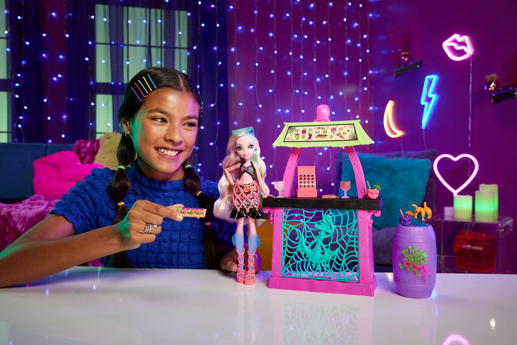 Monster High Lagoona Blue Fashion Doll And Playset, Scare-Adise Island Snack Shack With Food Accessories - Image 2