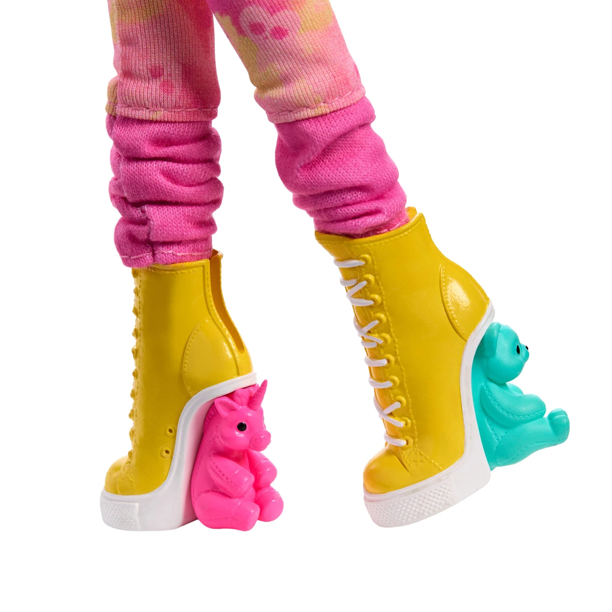 Monster High Wednesday Collectible Doll, Enid Sinclair in Pink Fashion With Accessories - Image 5