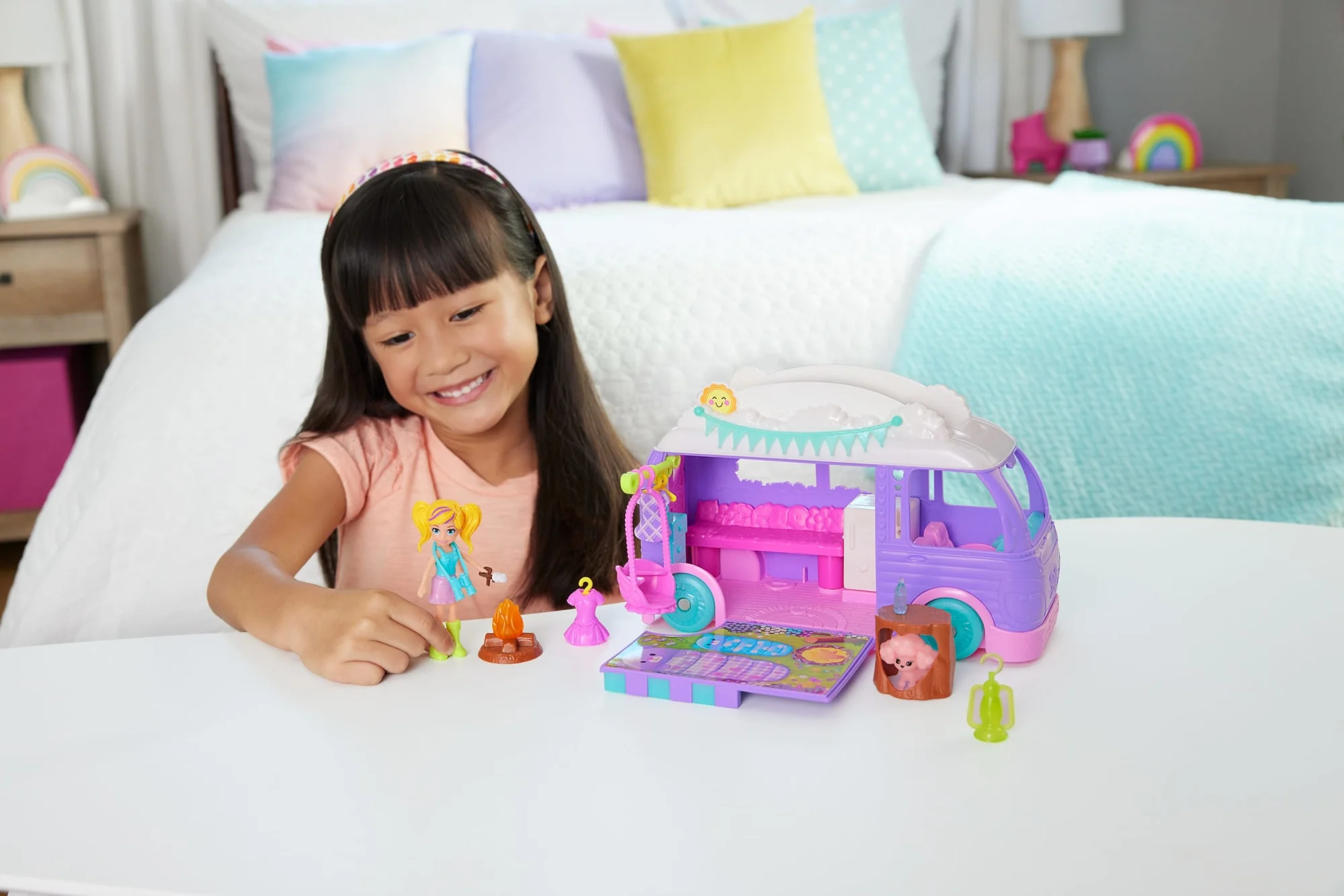 Polly Pocket Glamping Camper Van, Doll & Pet Playset, Camping & Food Accessories, Travel Toy - Image 2