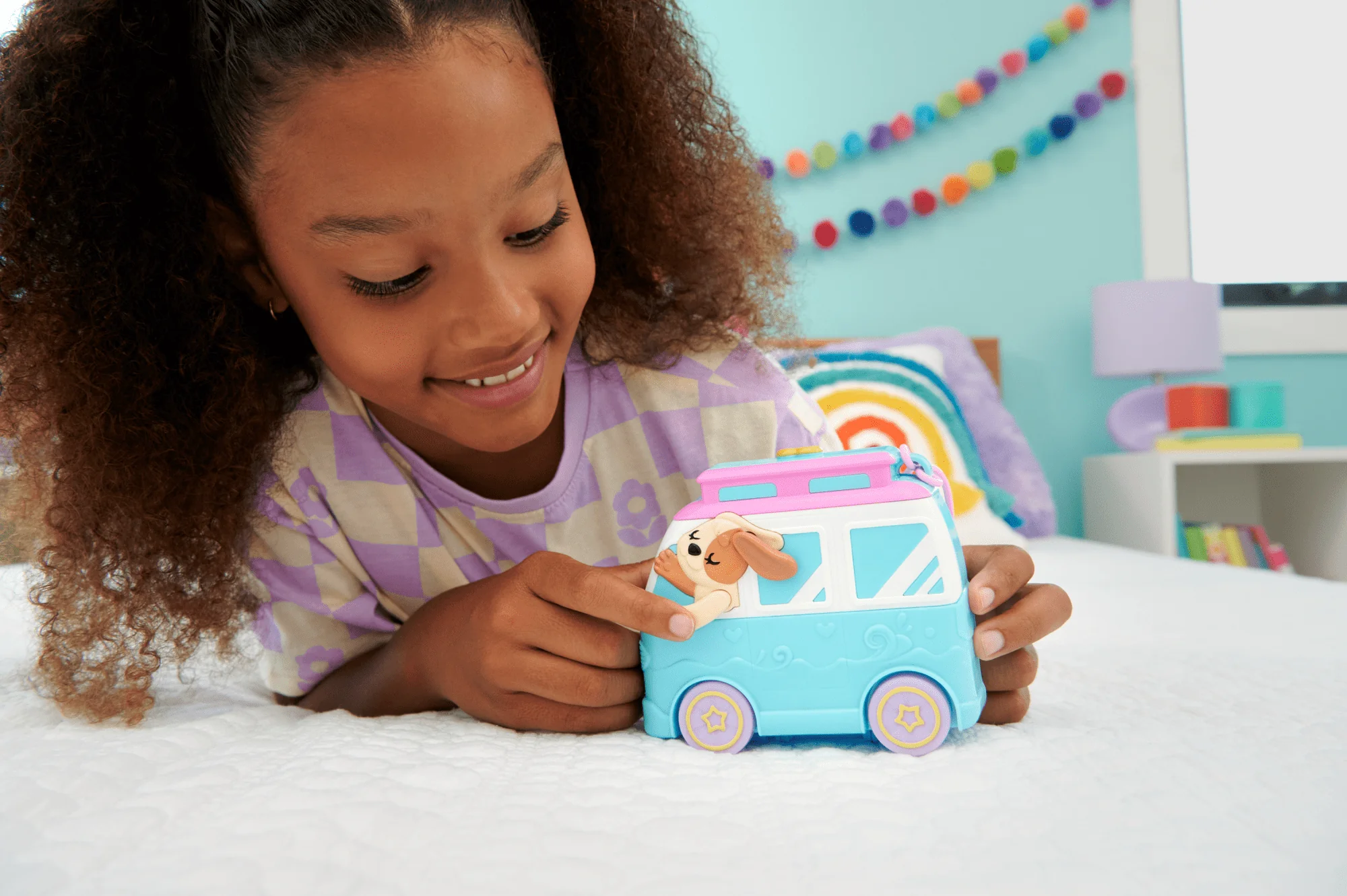 Polly Pocket Dolls And Playset, Travel Toys, Seaside Puppy Ride Compact - Image 2