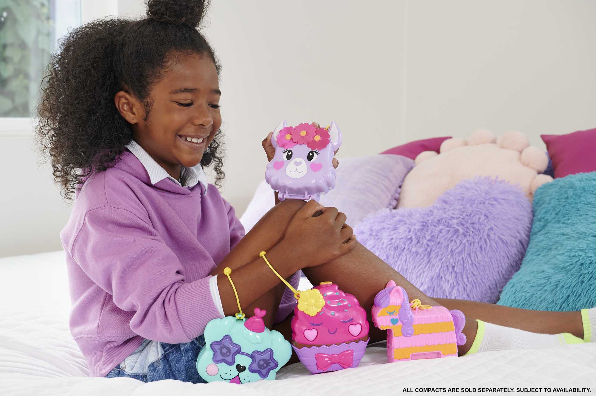Polly Pocket Dolls And Playset, Unicorn Toys, Sparkle Cove Adventure Unicorn Floatie Compact - Image 2