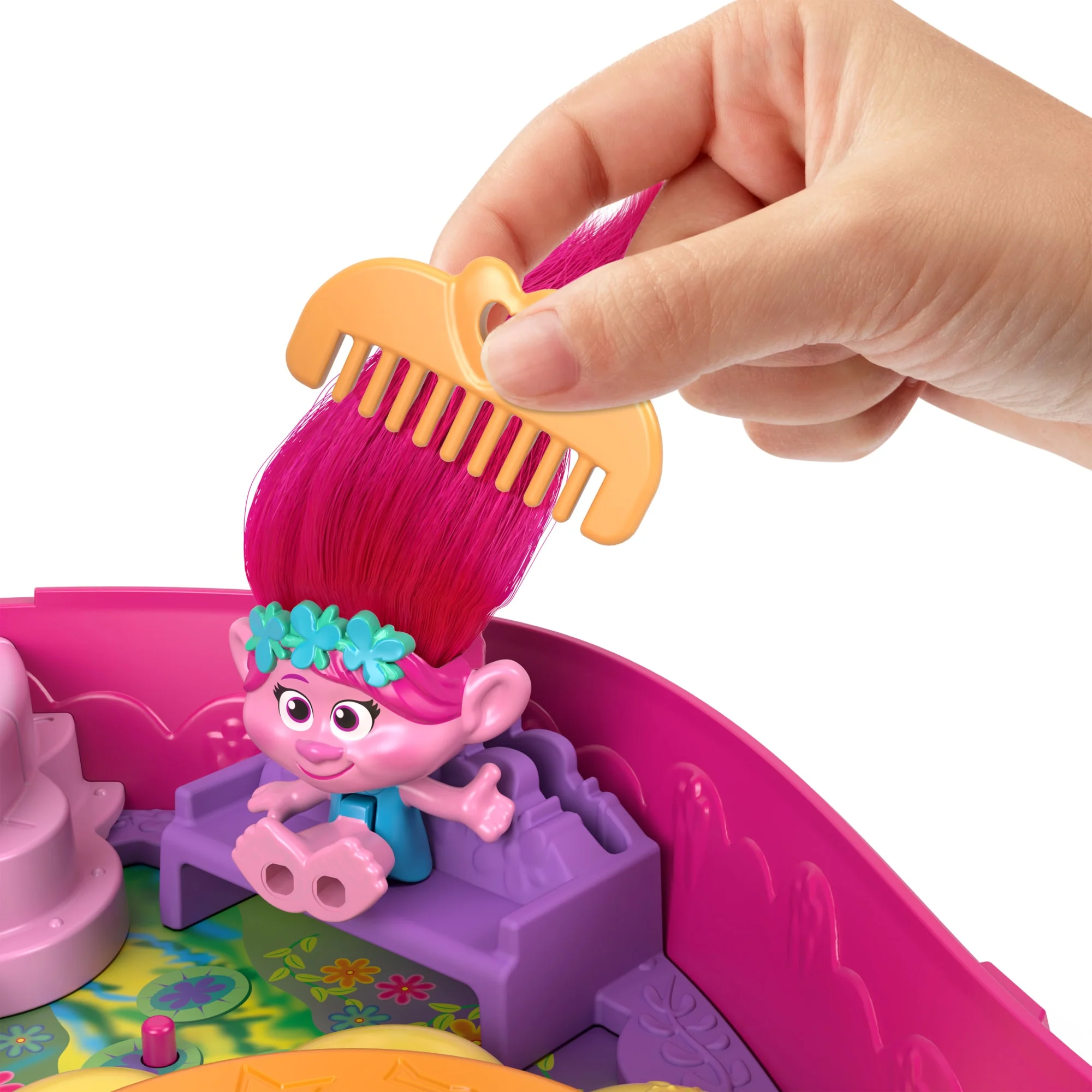 Polly Pocket & Dreamworks Trolls Compact Playset With Poppy & Branch Dolls & 13 Accessories - Image 5