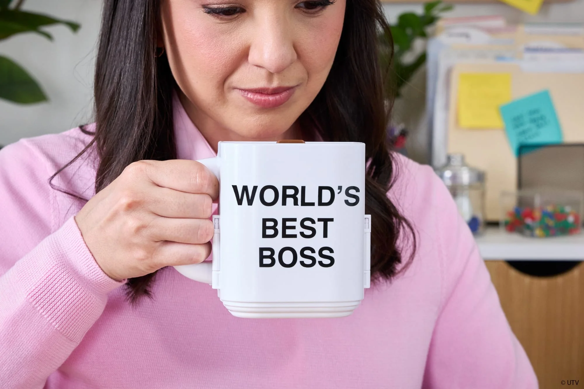Polly Pocket X The Office Best Boss Mug Compact, Dunder Mifflin Character Set Collectible Toy - Image 2