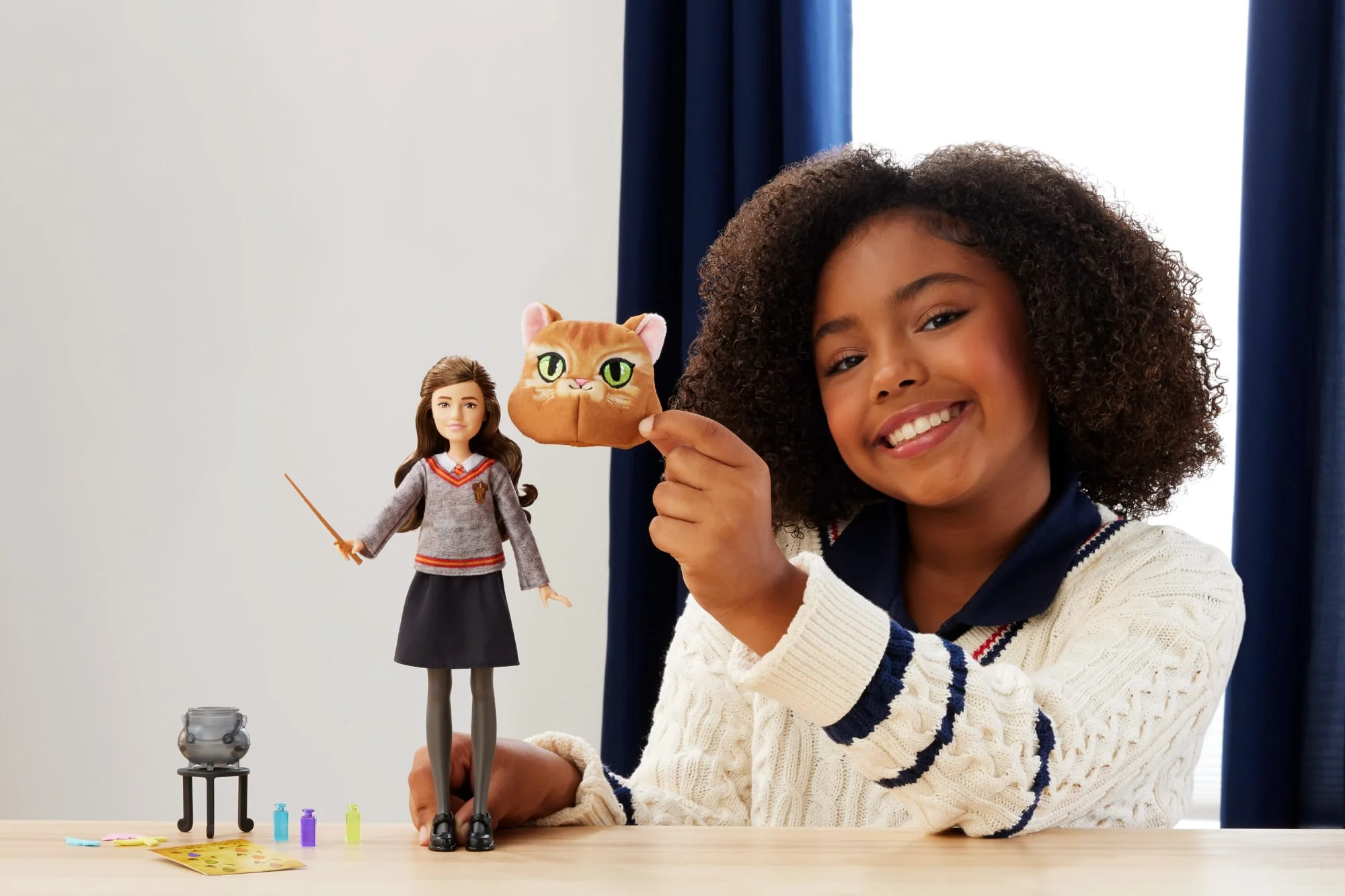 Polyjuice Potions Hermione Granger Doll & Playset, Movie-Inspired Outfit, 13 Accessories & Fizz - Image 2