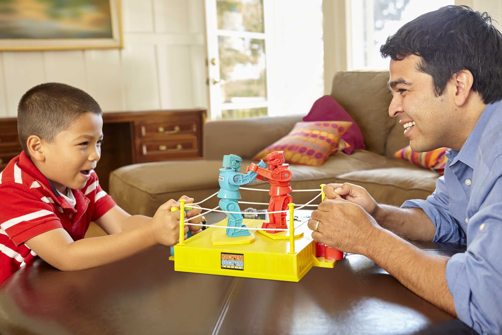 Rock 'Em Sock 'Em Robots Kids Game, Fighting Robots With Red Rocker & Blue Bomber - Image 4