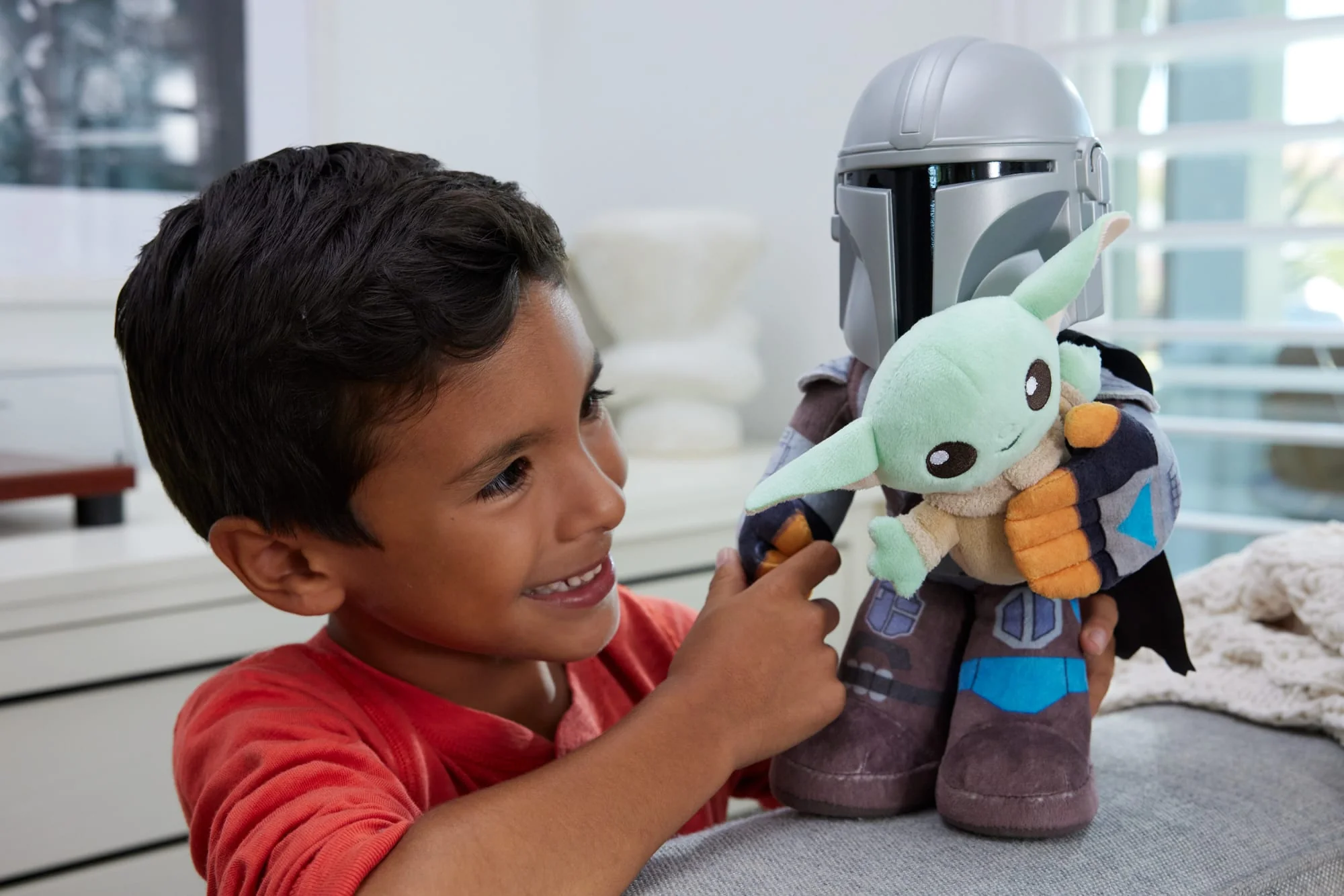 Star Wars Clan Of Two: the Mandalorian Plush Set With Sound - Image 2