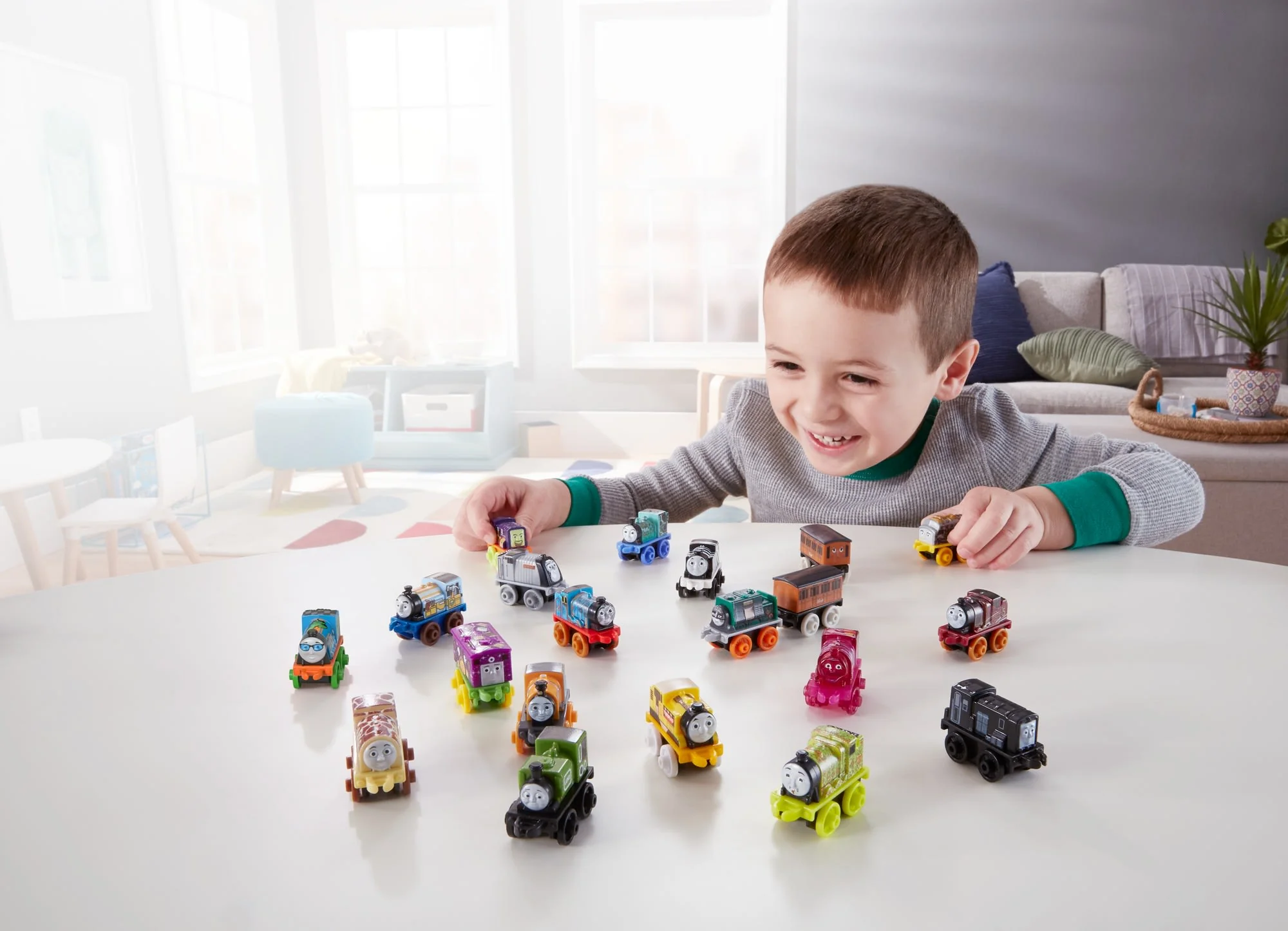Thomas & Friends Minis Toy Train Pack, 20 Miniature Engines And Railway Vehicles For Preschool Kids - Image 2