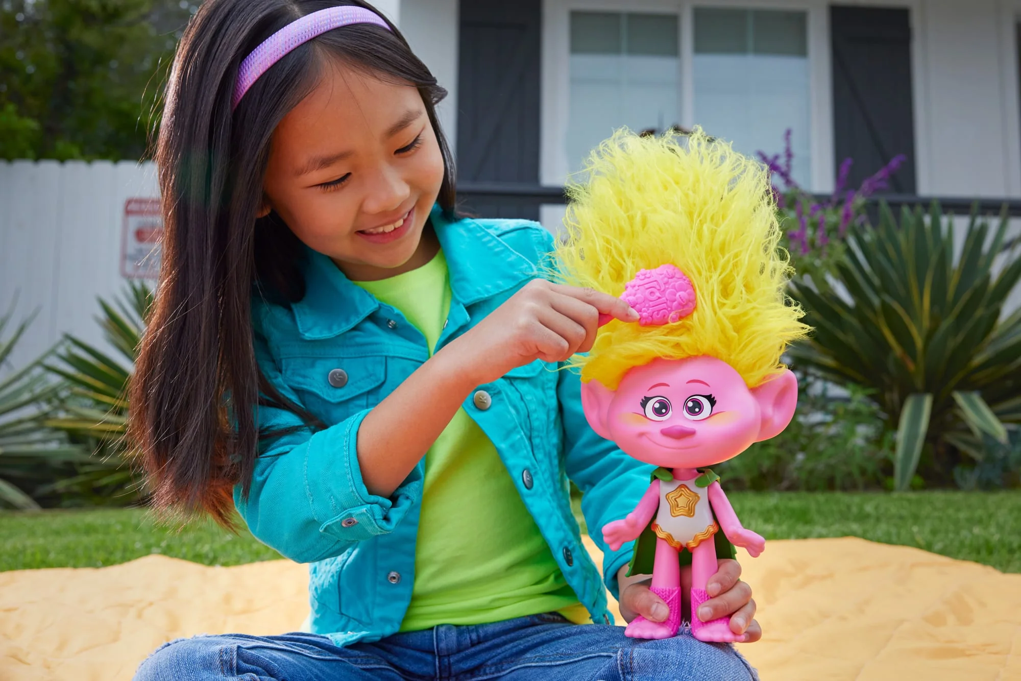 Dreamworks Trolls Band Together Rainbow Hairtunes Viva Doll With Light & Sound, Toys inspired By The Movie - Image 2
