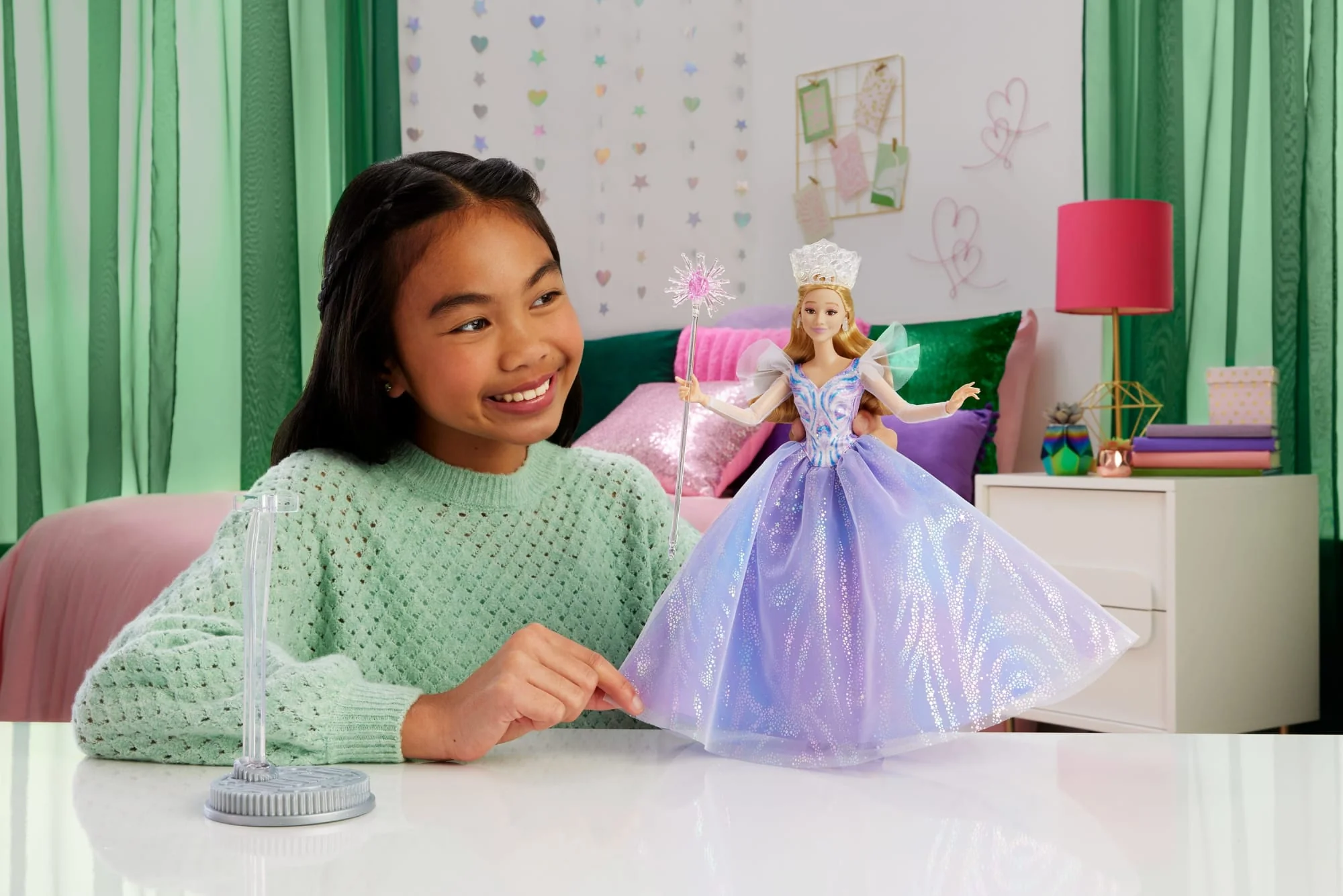 Universal Pictures’ Wicked: For Good Deluxe Glinda Doll With Movie-Inspired Outfit & 3 Accessories - Image 2