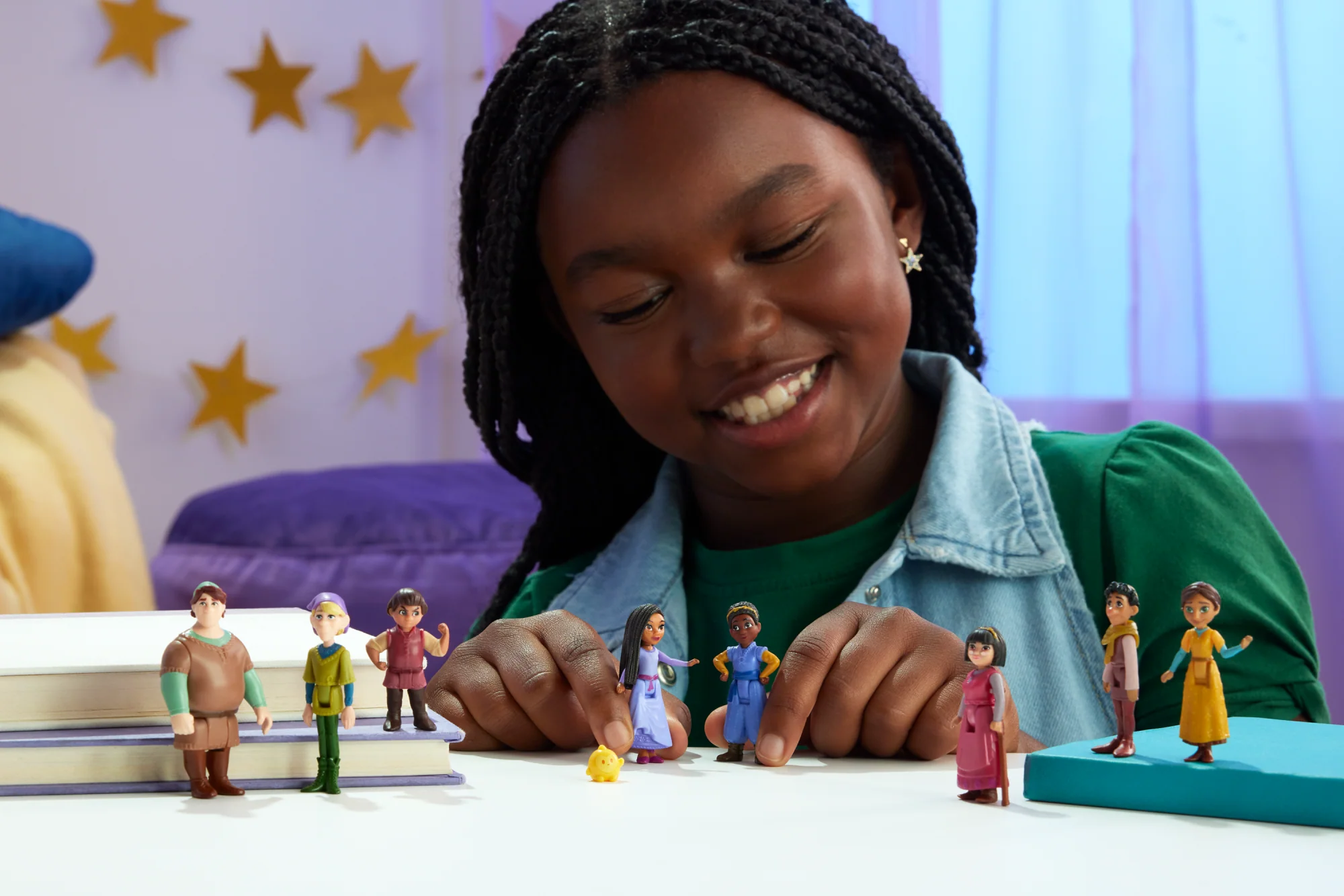 Disney's Wish The Teens Pack Of 8 Posable Mini Dolls & Star Figure - Image 2