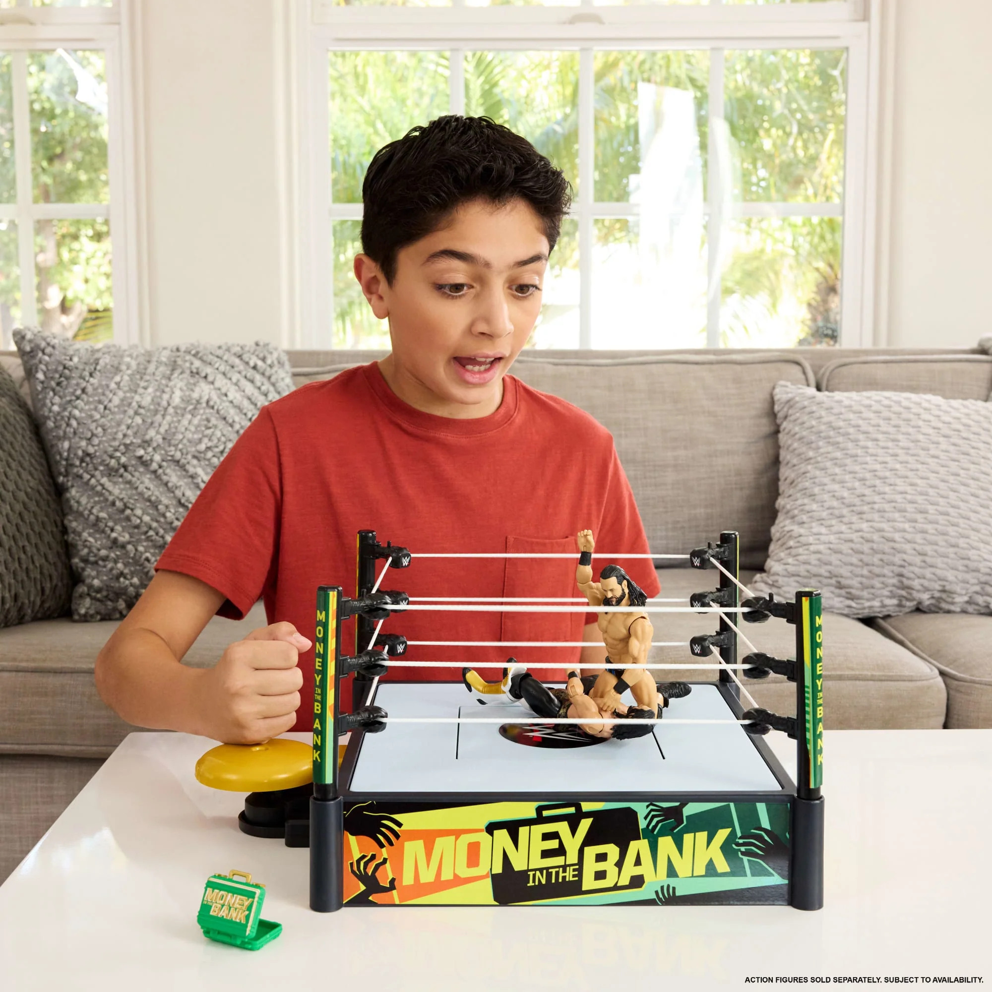WWE Money in The Bank Cash-in Ring Playset With Accessories, 2 Play Modes & 25 Sounds - Image 2