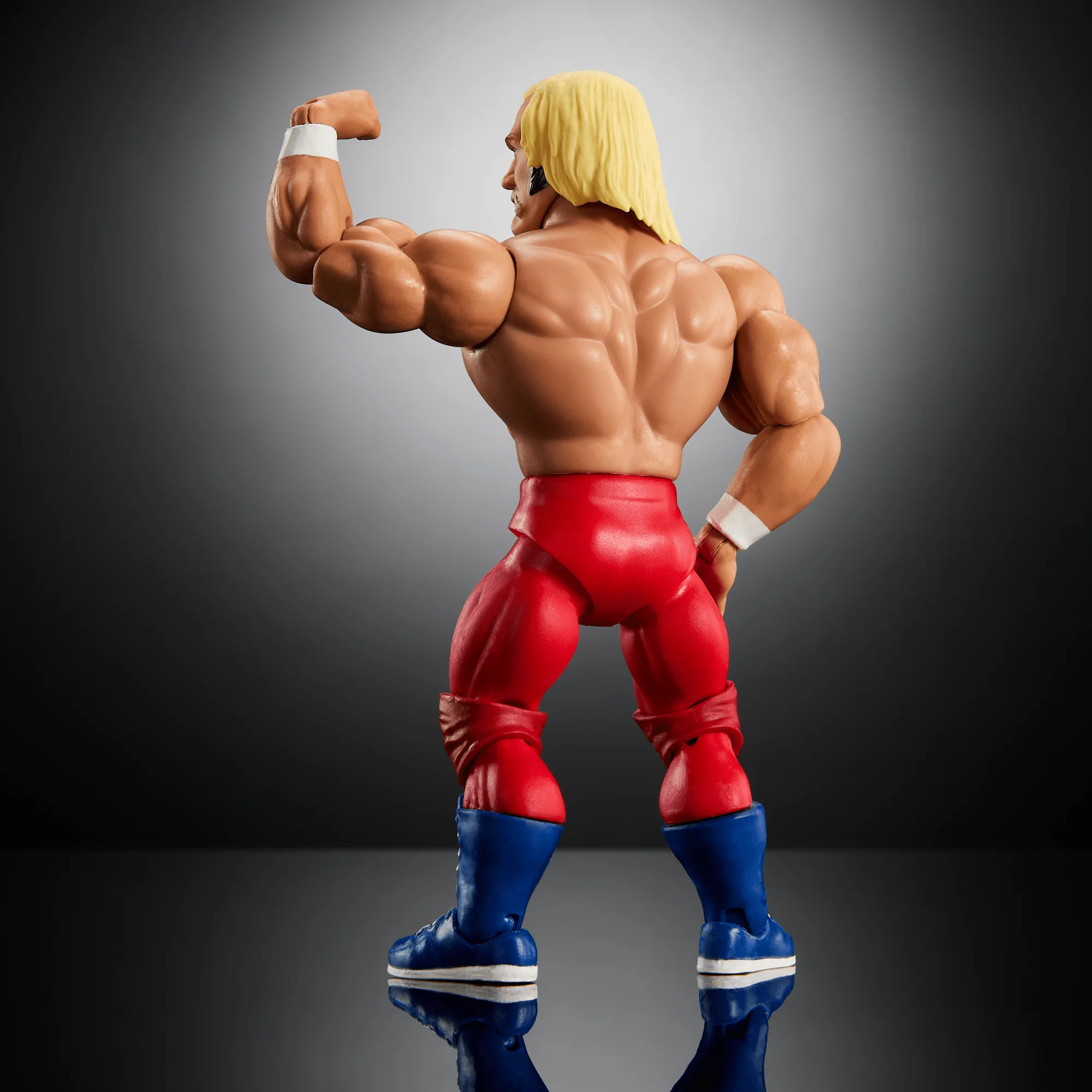 WWE Superstars Hulk Hogan Action Figure & Accessories Set, 6-inch Retro Collectible With Articulation - Image 5